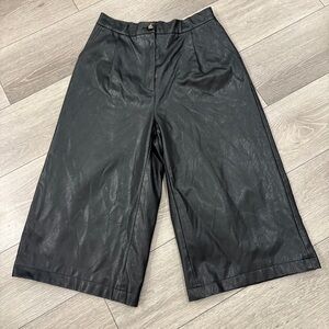 J.ING Black Faux Leather Culottes Size Large